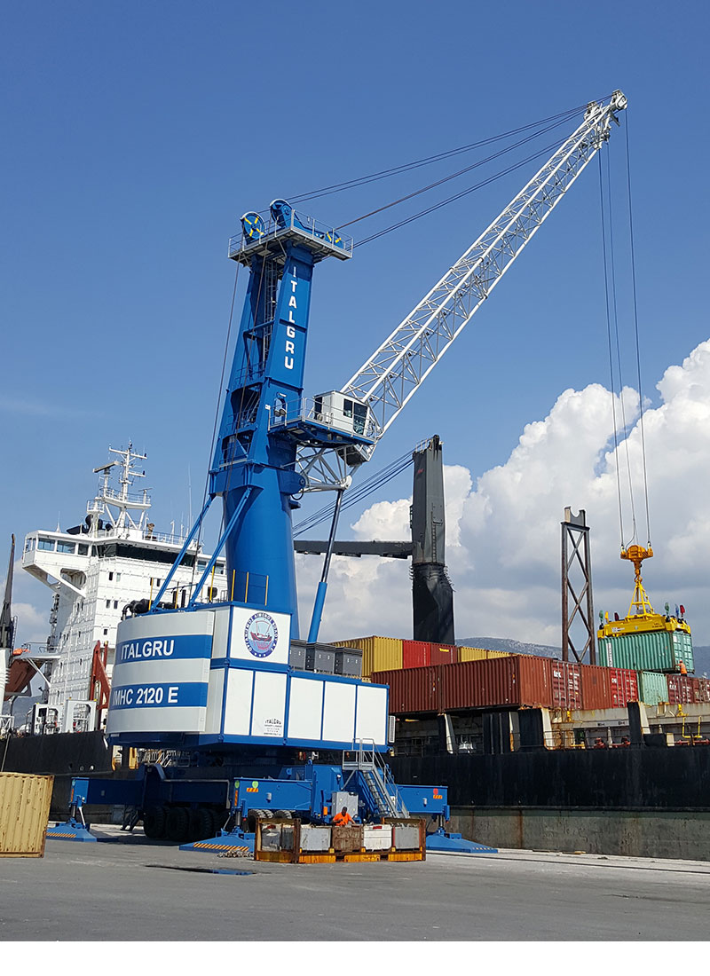 Hafenmobilkran Italgru 2120 E