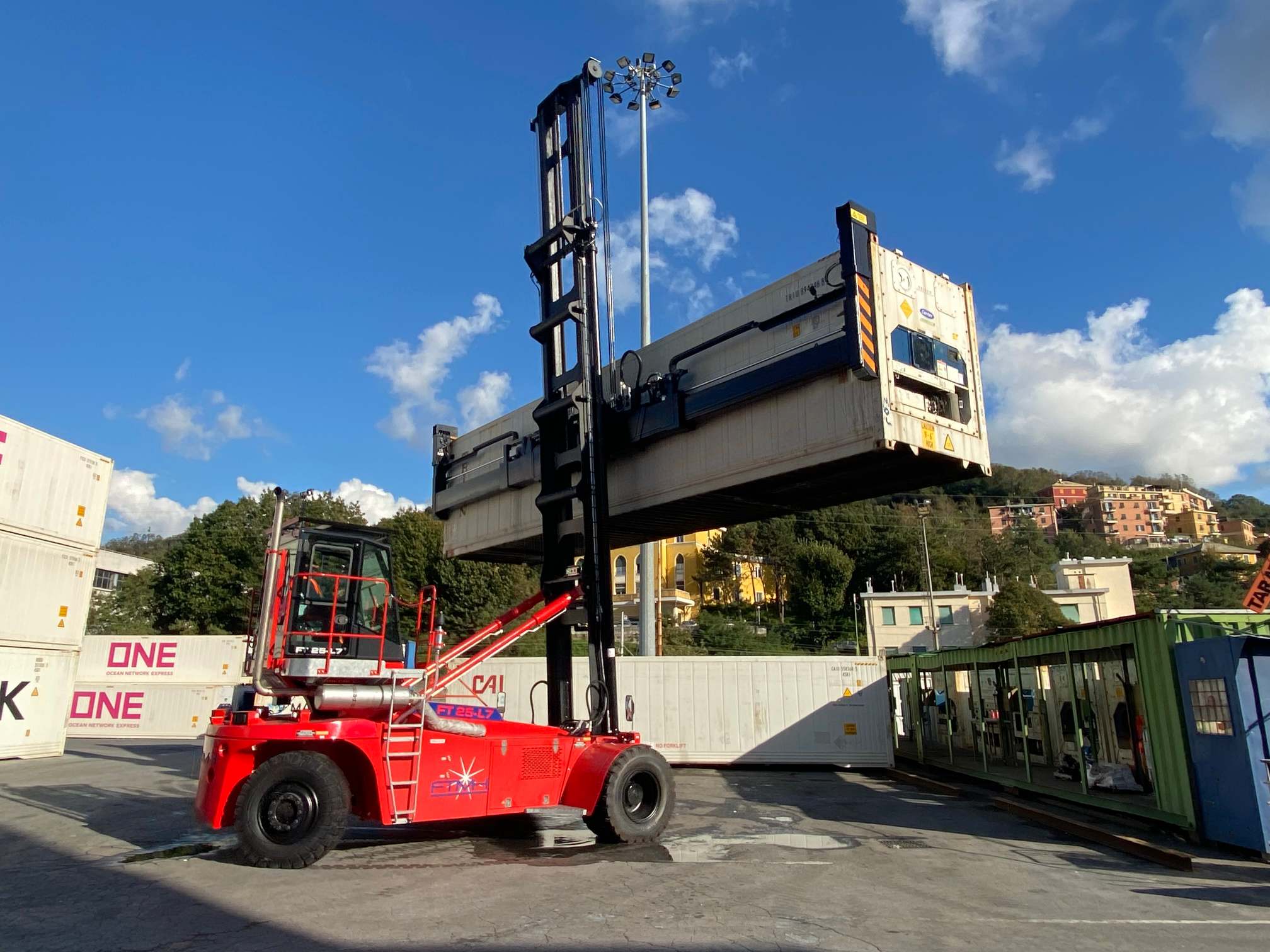 Empty container handler FTMH FT25 L7