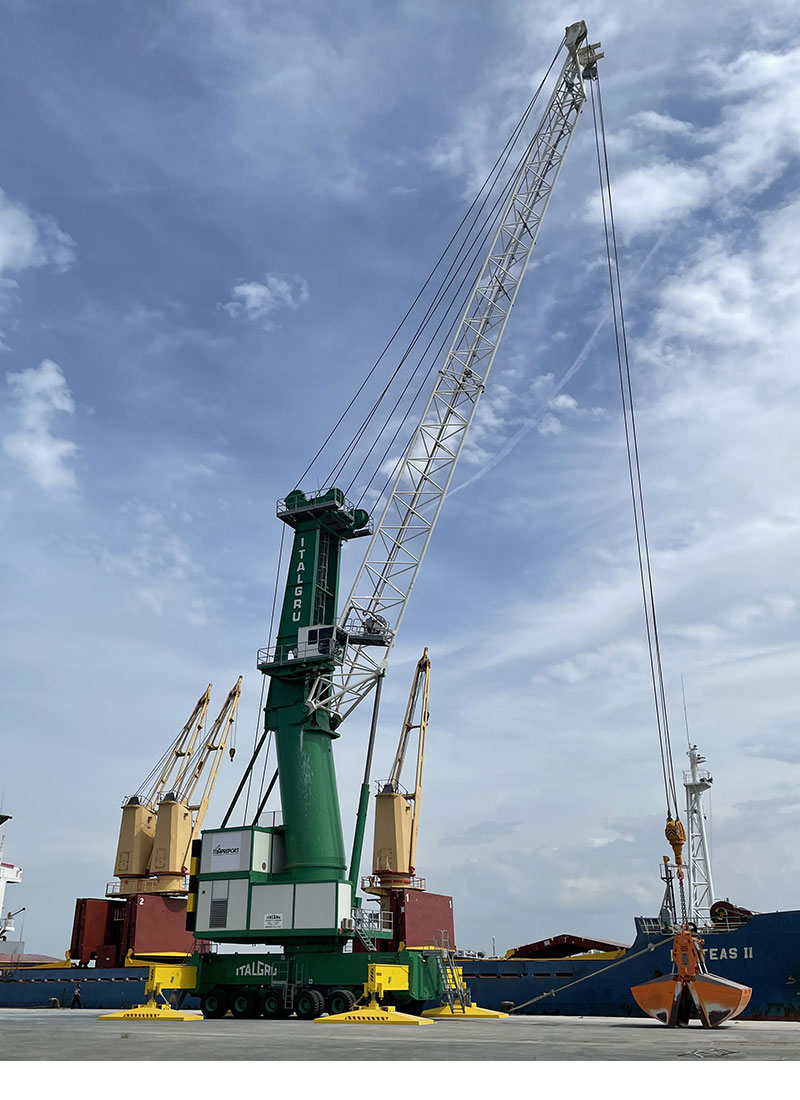Hafenmobilkran Italgru 2120