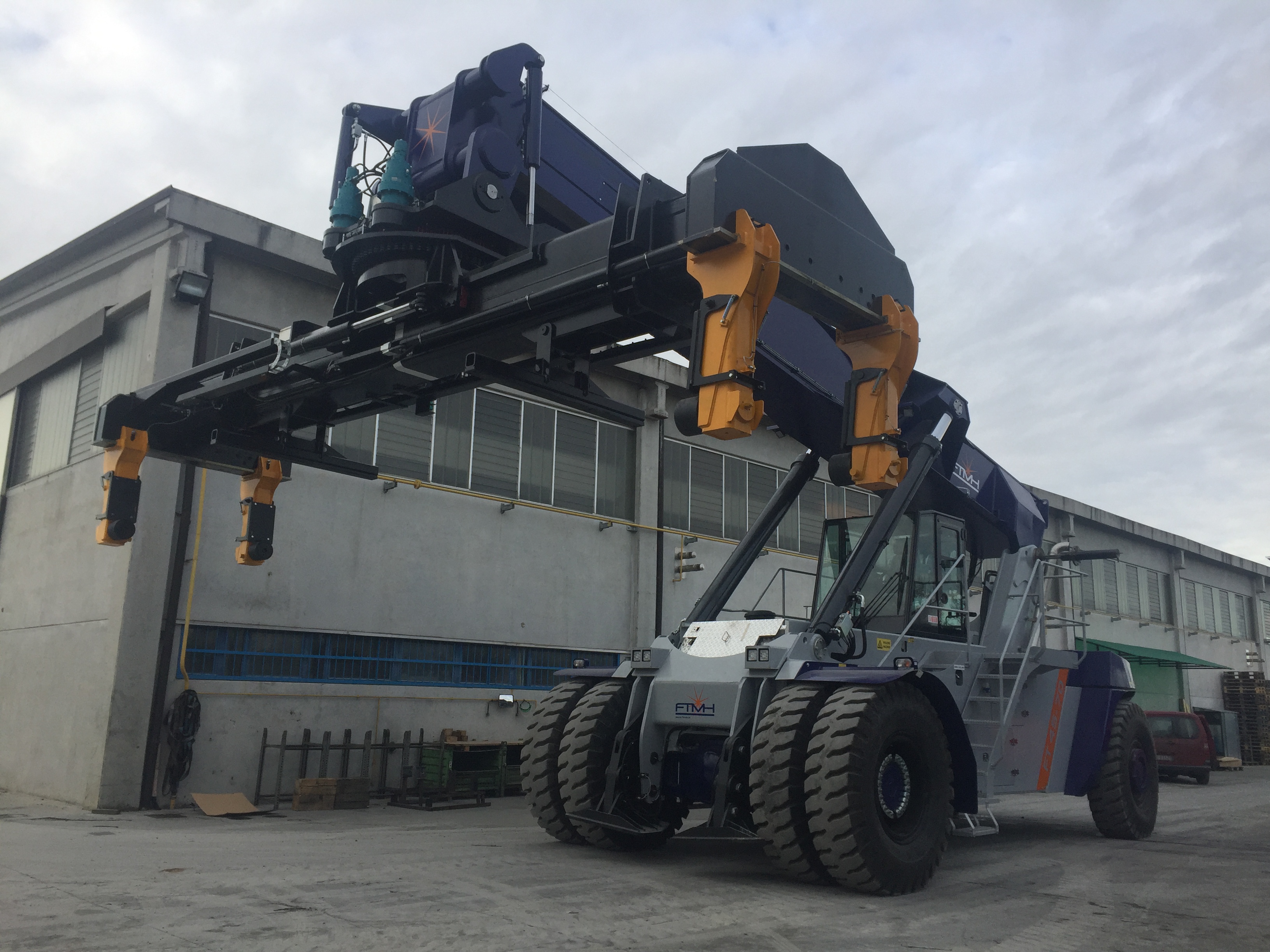 Reach-Stacker FTMH FT45-70