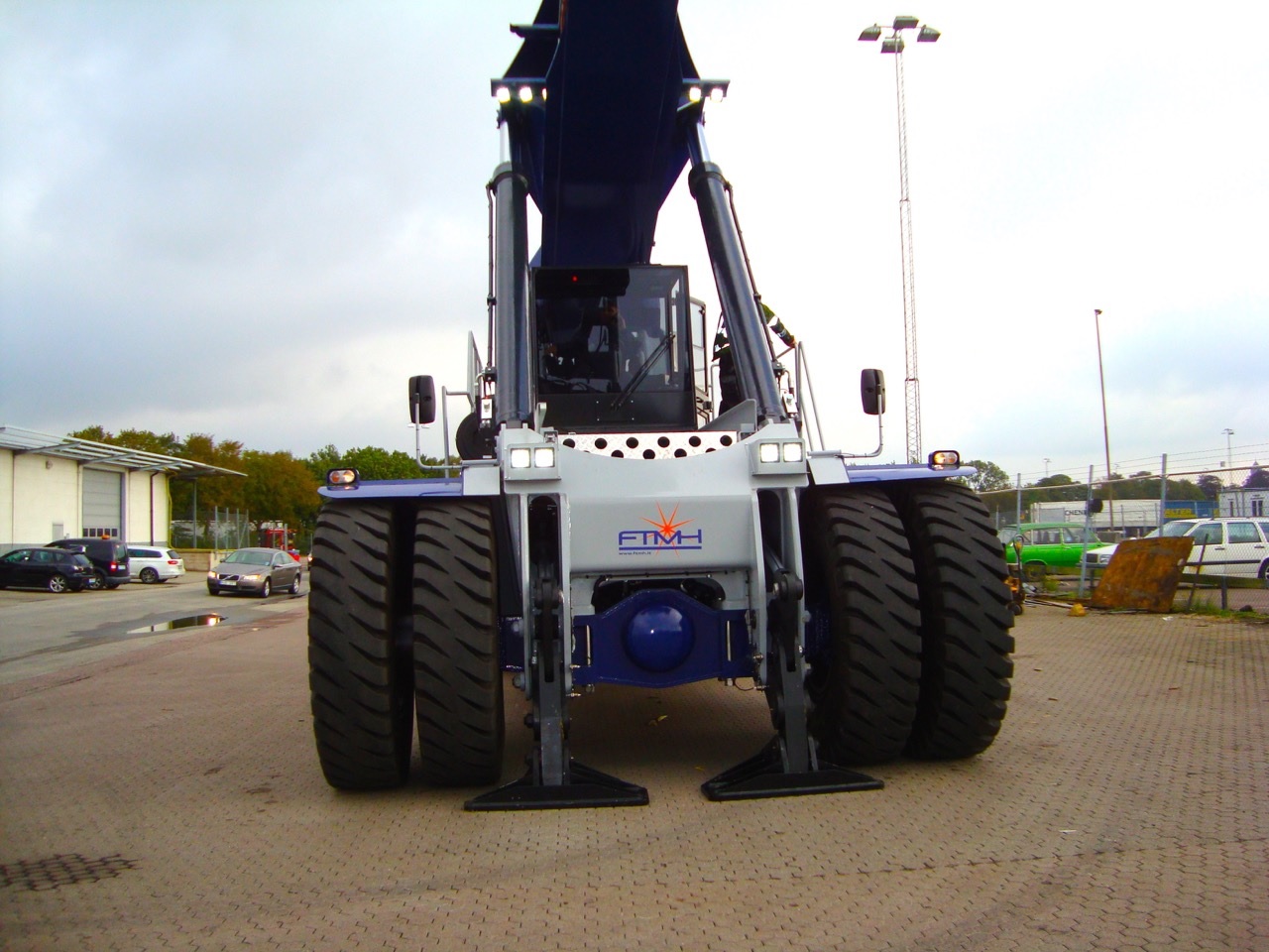 Reach-Stacker FTMH FT45-70PB mit Piggy-Back
